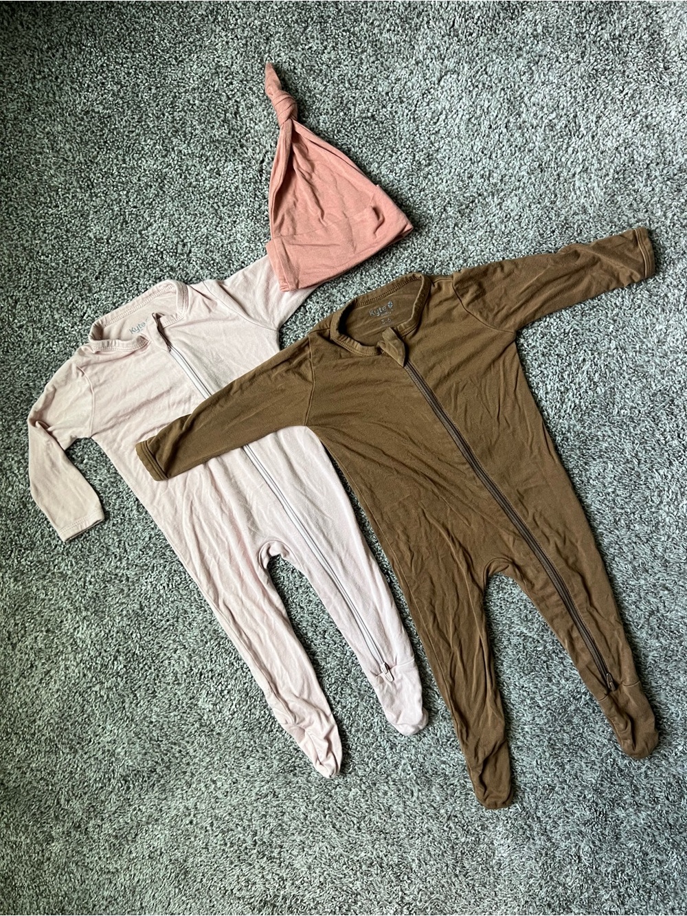 Kyte BABY Pink and Brown Zippered Footie Set with Knot Hat